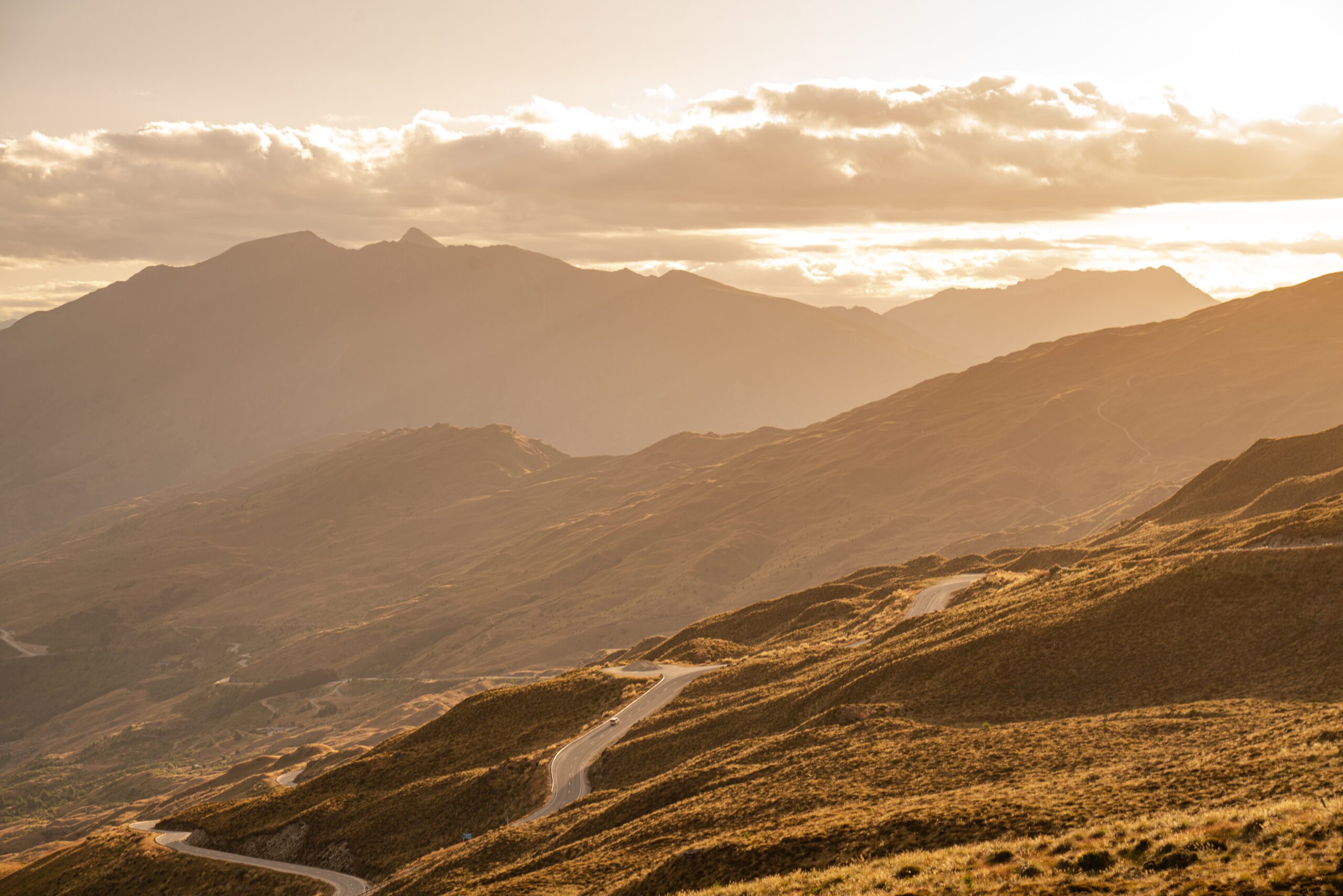 Skippers Canyon queenstown scenic drive 4WD cliff road Shotover River views